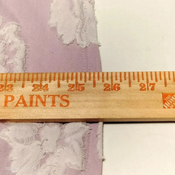 Loft Lavender & White Floral Top size Medium Ruffle Back Hem Feminine Cotton - Picture 7 of 7